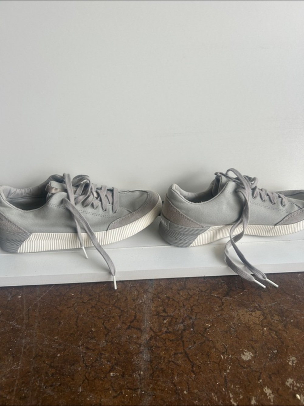 Sorel Women's Light Gray Lace-Up Sneakers 9.5